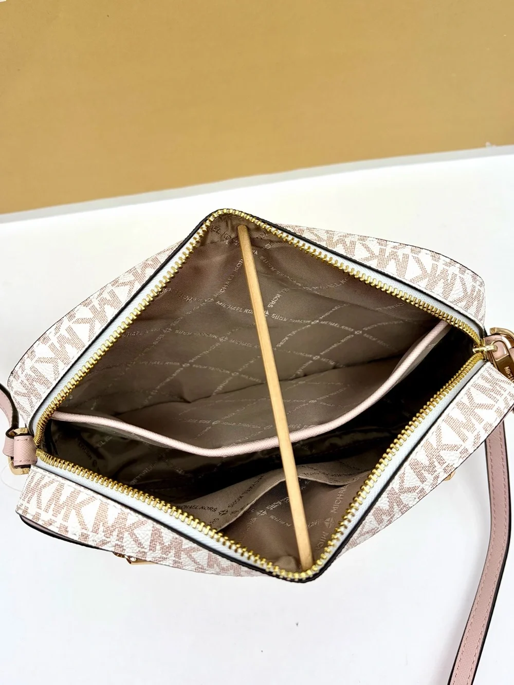 Michael Kors Jet Set Travel EW  Crossbody Bag Optic White Rose Gold